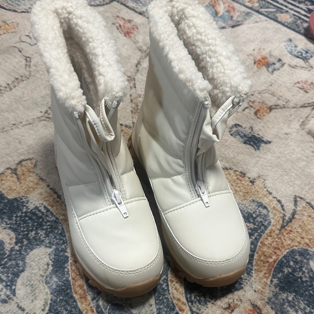3M Thinsulate Cream Winter Boots never use